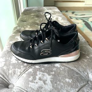 Black / Rose Gold Skechers Sneakers